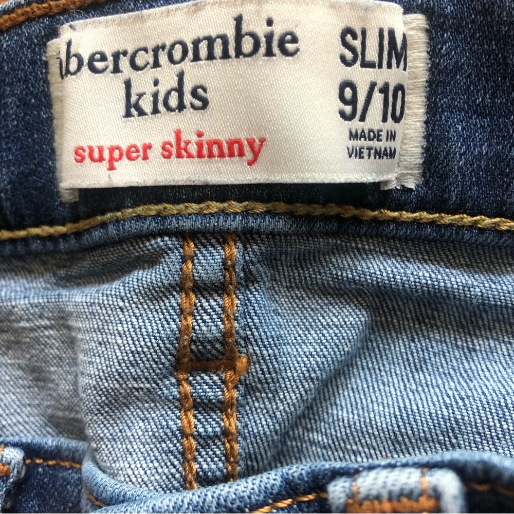Abercrombie Kids Distressed Jeans Super Skinny Size 9/10 Slim New w/o Tags - Picture 4 of 5